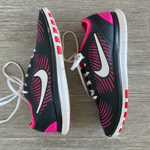 Nike Free Balanza Running Sneakers - Picture 4 of 11